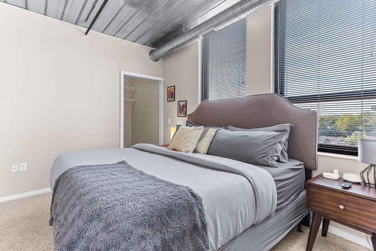 Downtown Ann Arbor 2 King Bed Balcony Apartment Esterno foto